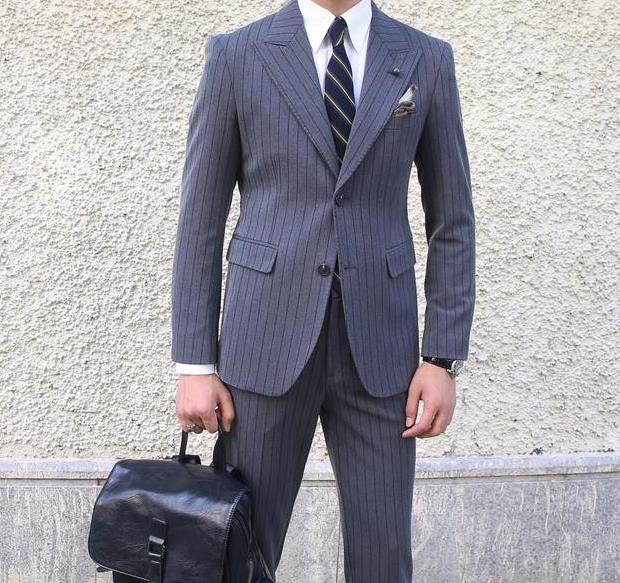 西裝雙開叉和后開叉，不開叉的區別